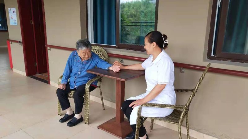 社区养老和居家养老区别对比